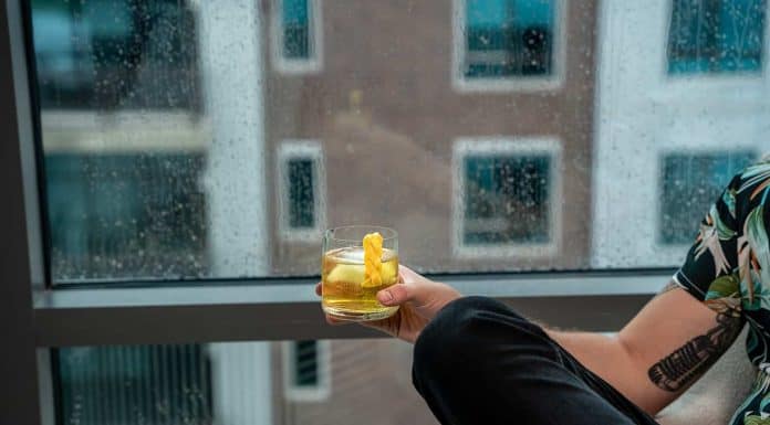 Boozy Tuesdays – Lady In White